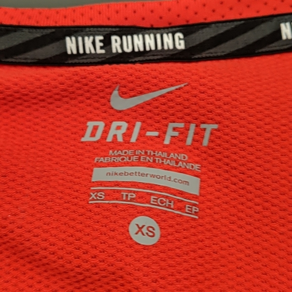 Nike Dri-Fit running top - Picture 2 of 3